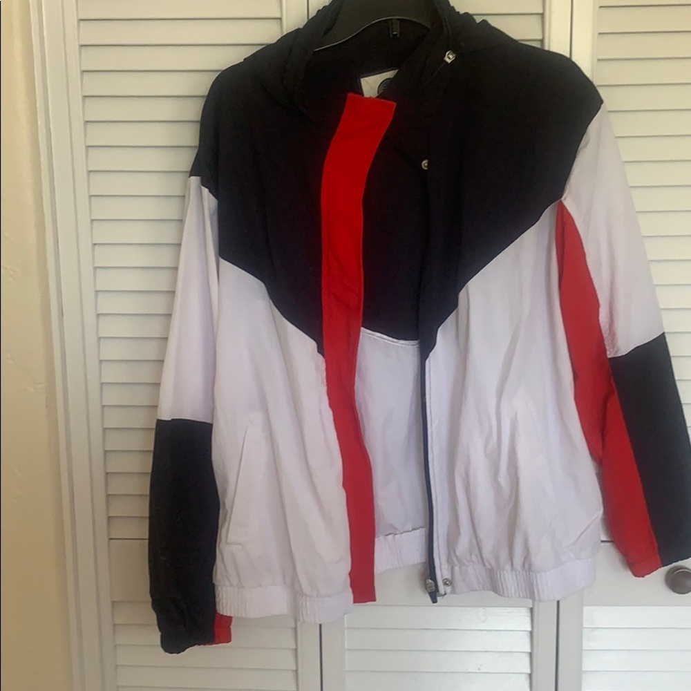 HOODED WINDBREAKER